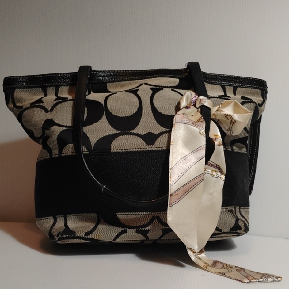 Coach signature monogram Black and Cream Tote shoulder Bag